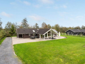Holiday Home Enid - 700m from the sea by Interhome, Bogø By